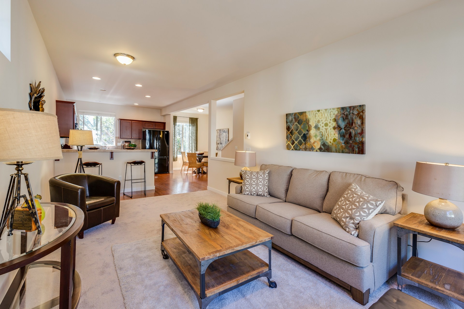 Which Metal Finish Works Best with Warm, Modern Interiors?